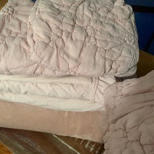 Blush crushed Linen bed set!